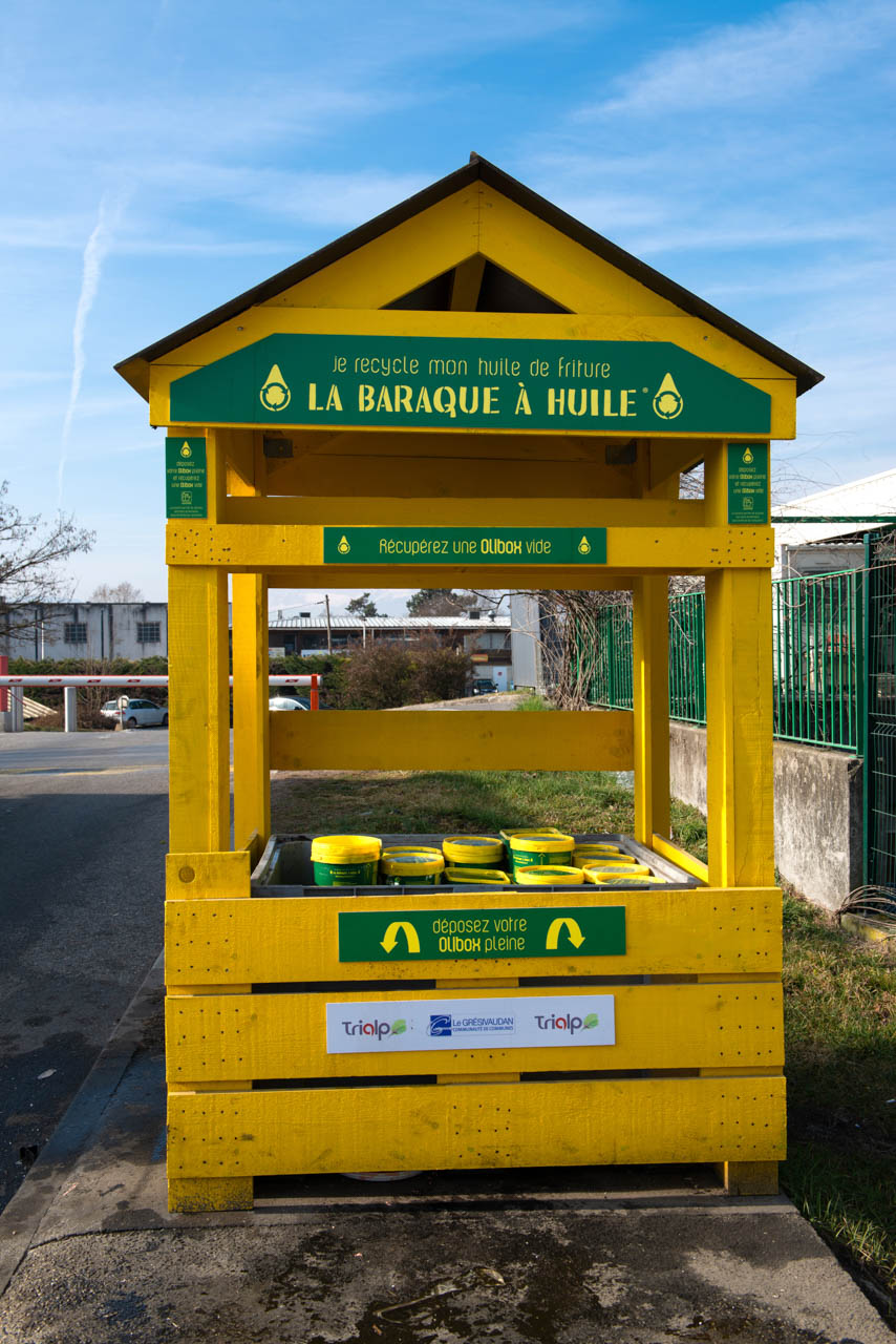 BAraque à huile : pour la collecte de l'huile de friture usagée.